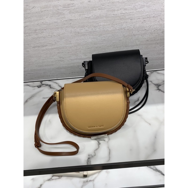 Charles Keith 滾邊馬鞍包新加坡代購小ck 蝦皮購物