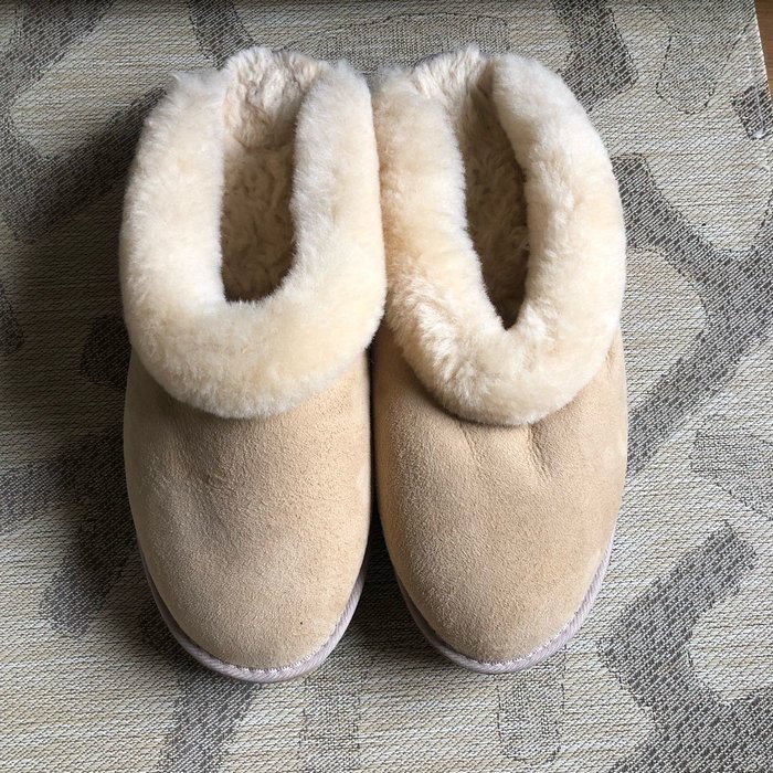 保證全新 正品 UGG 羔羊毛 保暖 休閒鞋 拖鞋 SIZE W10 男女都適用