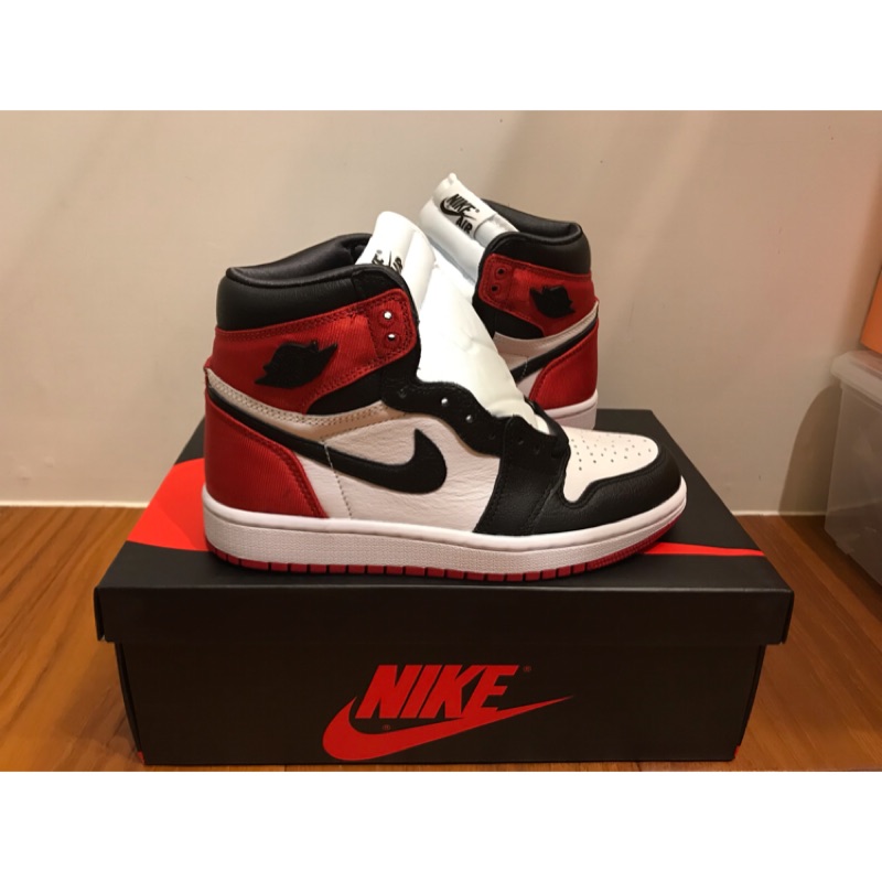 jordan 1 bred toe satin