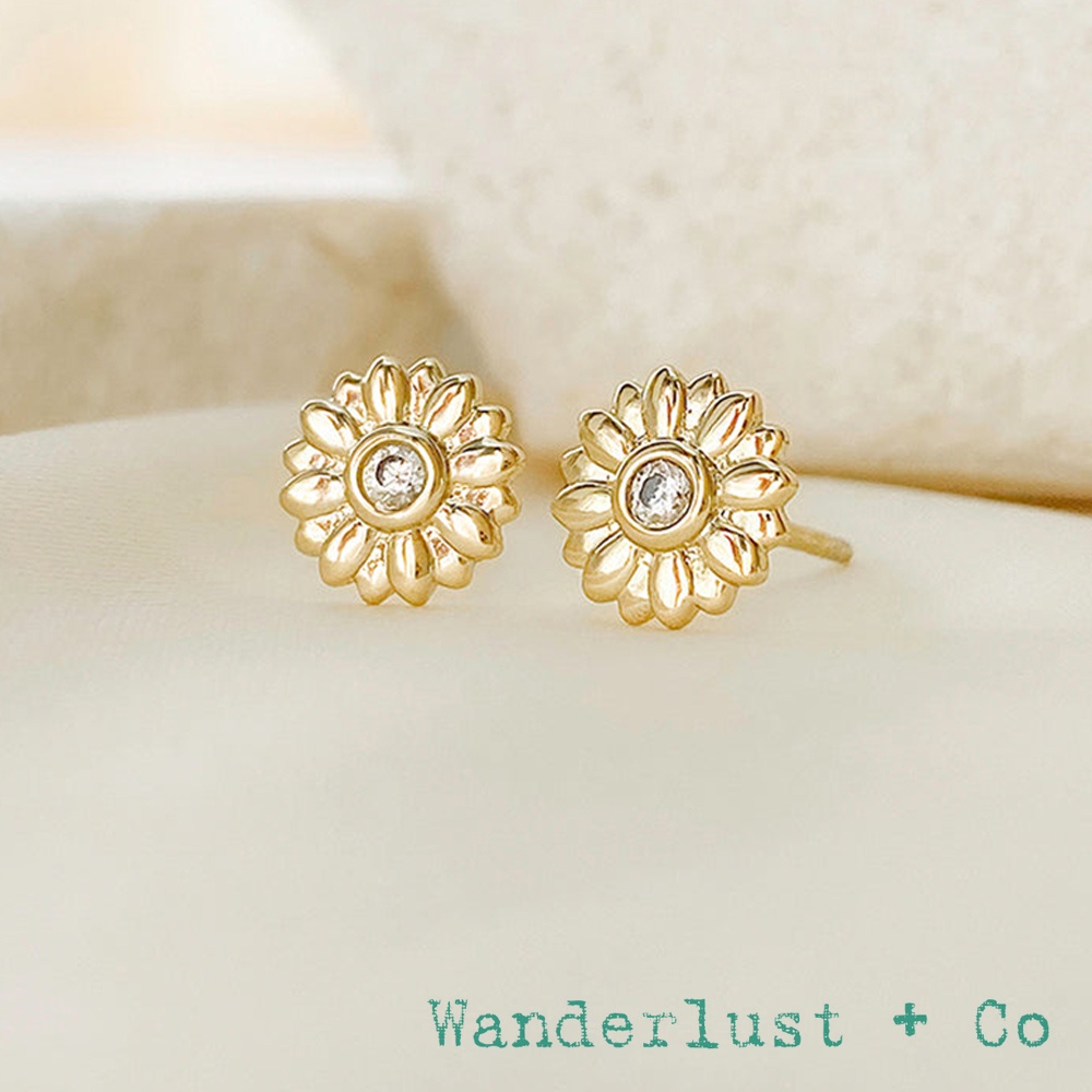 Wanderlust+Co 澳洲品牌 金色瑪格麗特耳環 鑲鑽小花耳環 Daisy Gold