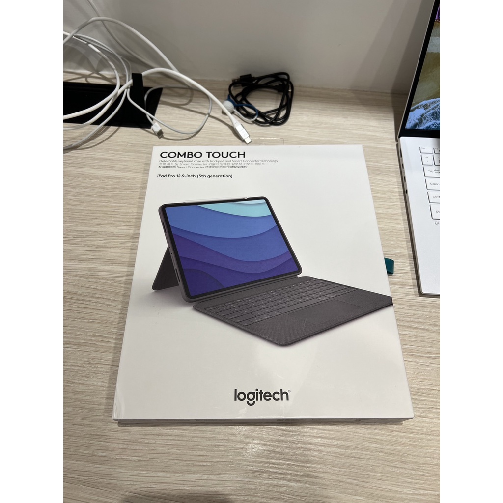 促銷中 !! Logitech Combo Touch 12.9-inch (5 generation)