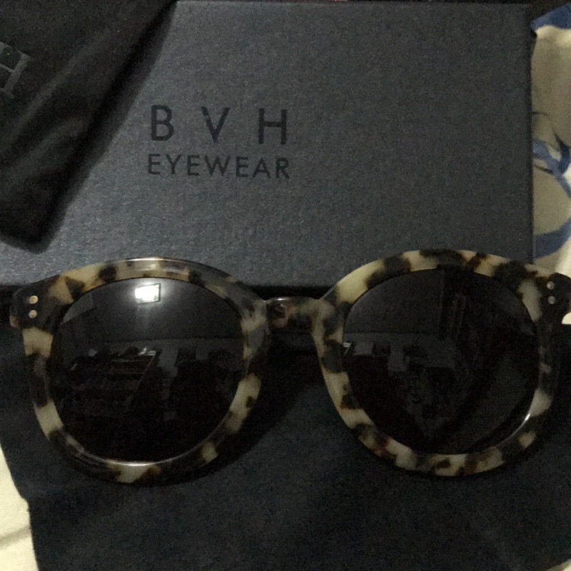 BVH 琥珀紋黑邊太陽眼鏡