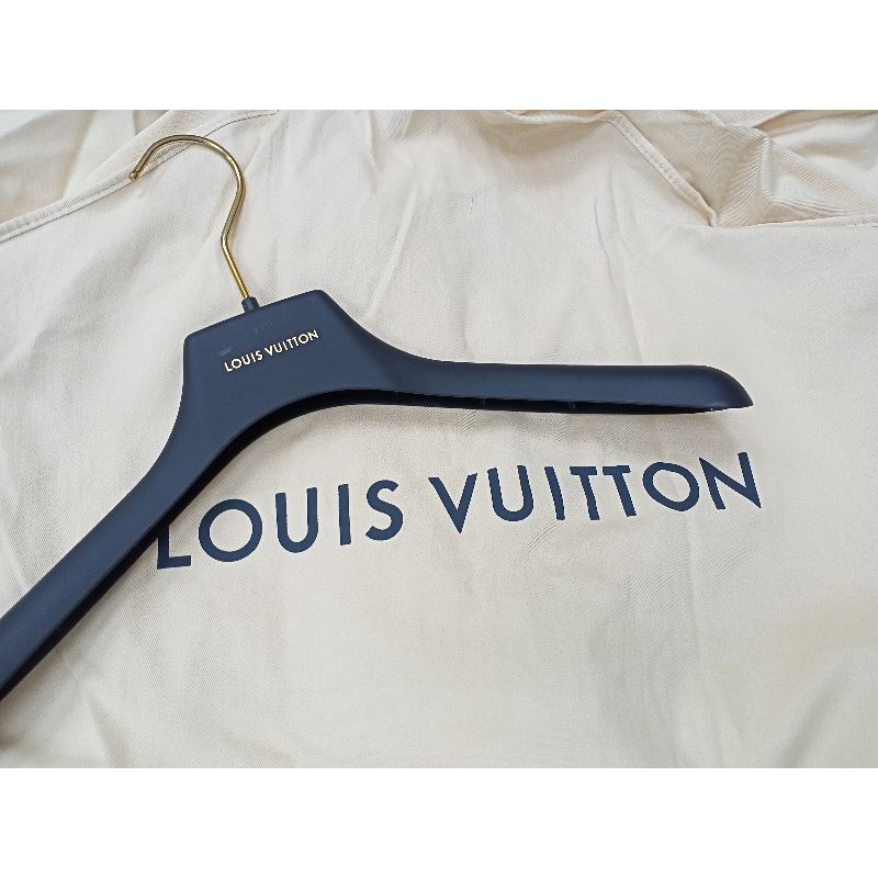 LV. LOUIS VUITTON 大衣防塵袋+衣架