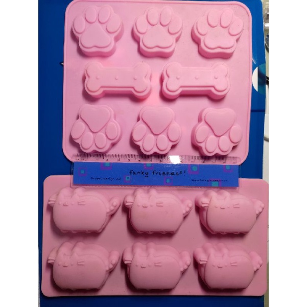 二手 皂模 肥皂 模具 喵咪 貓咪 狗腳印 狗骨頭 共二個80元