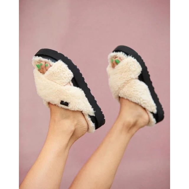 澳洲UGG毛毛羊毛拖鞋 米白色 Fuzz Sugar Cross Slides | 美版7號 | 全新正版 | 現貨在台