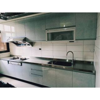 傑力廚具#一字型上下配長度320 兩邊靠牆不鏽鋼檯面 櫻花三機 檯面爐 水龍頭一支。
