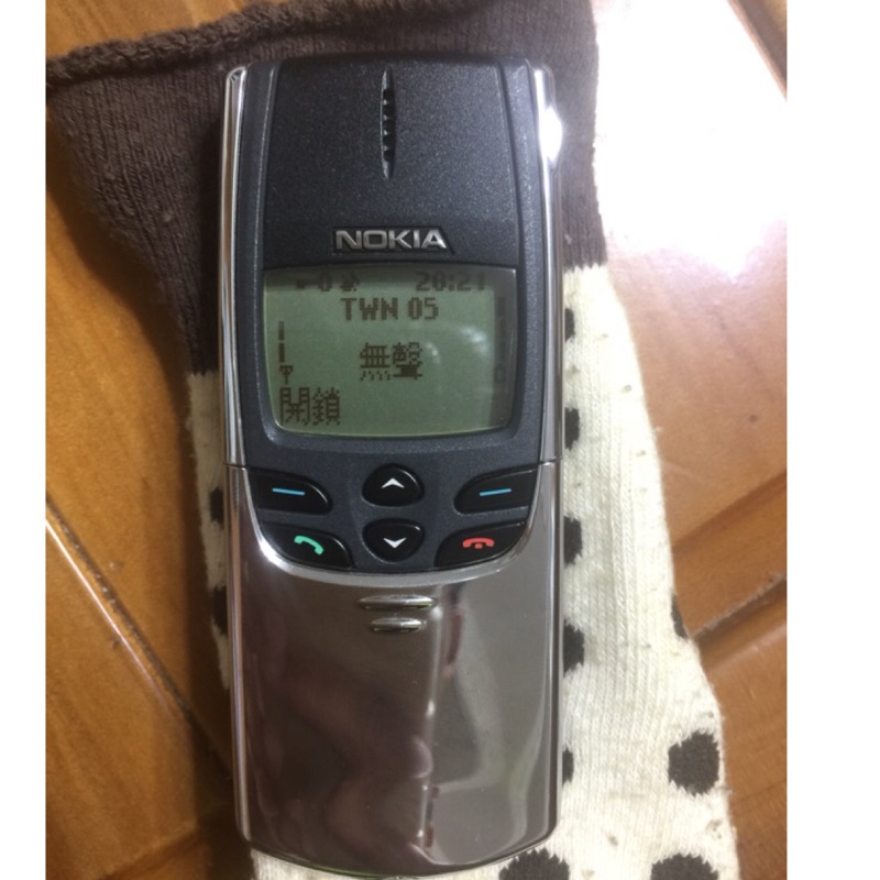 NOKIA 8810