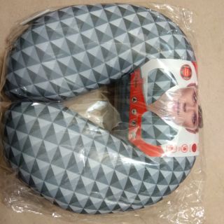 Crown u型頸部抱枕隨機隨機如圖