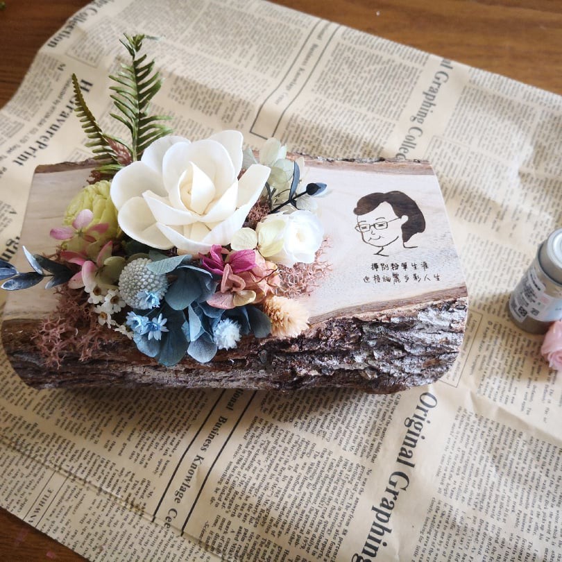 拾杺工作室 永生擴香花精油木座 不含精油 乾燥花不凋花擴香花精油瓶藏在木頭裡雷雕燒烙客製開店禮聖誕禮物