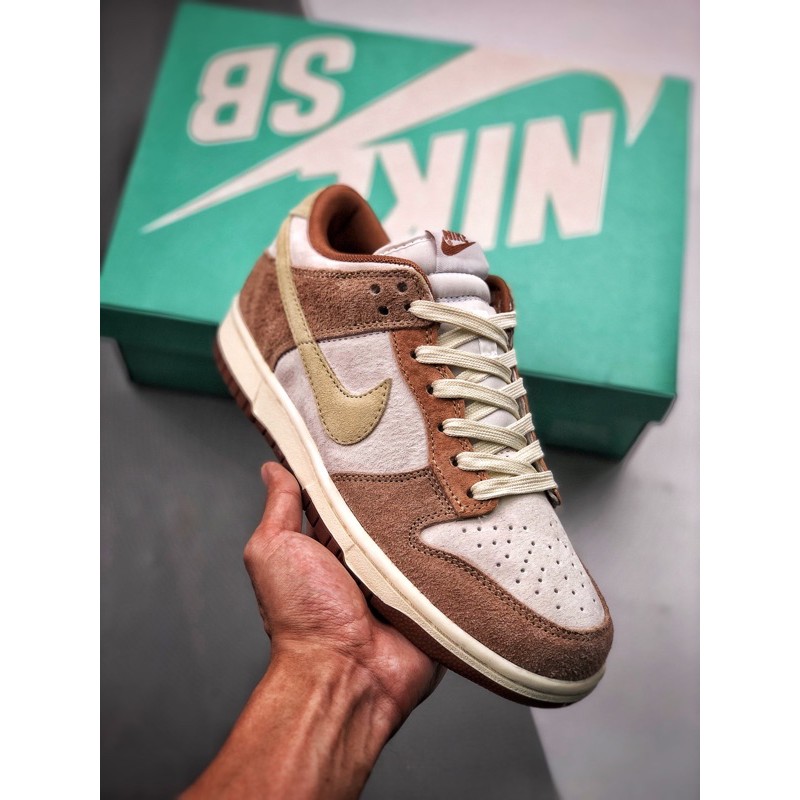 medium curry sb dunk
