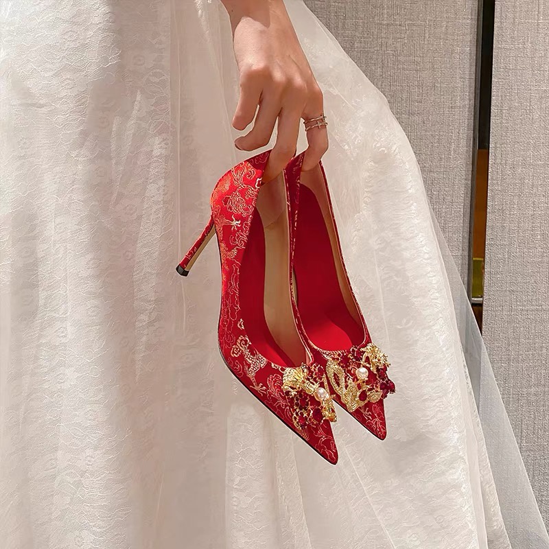 紅色秀和鞋中式新娘結婚鞋細跟龍鳳扣繡花鞋