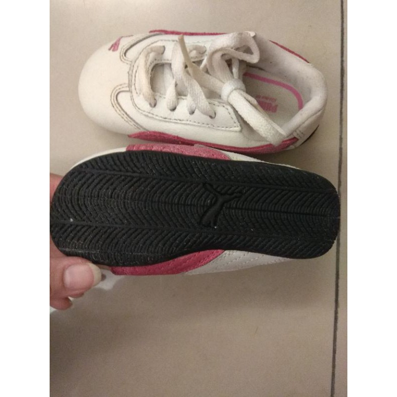 全新小瑕疵品 PUMA  彪馬 女童鞋 球鞋 尺寸：14cm 粉白色 蝦幣回饋