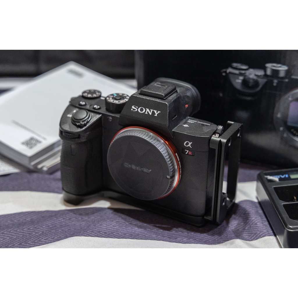 Sony A7R3 公司貨過保 全機包膜低快門 送PD背帶L支架