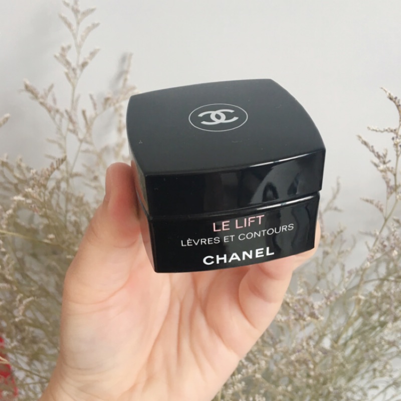 限時搶購!  二手近全新 現貨一個 Chanel 香奈兒3.5-DA彈力緊緻活萃唇霜 15g