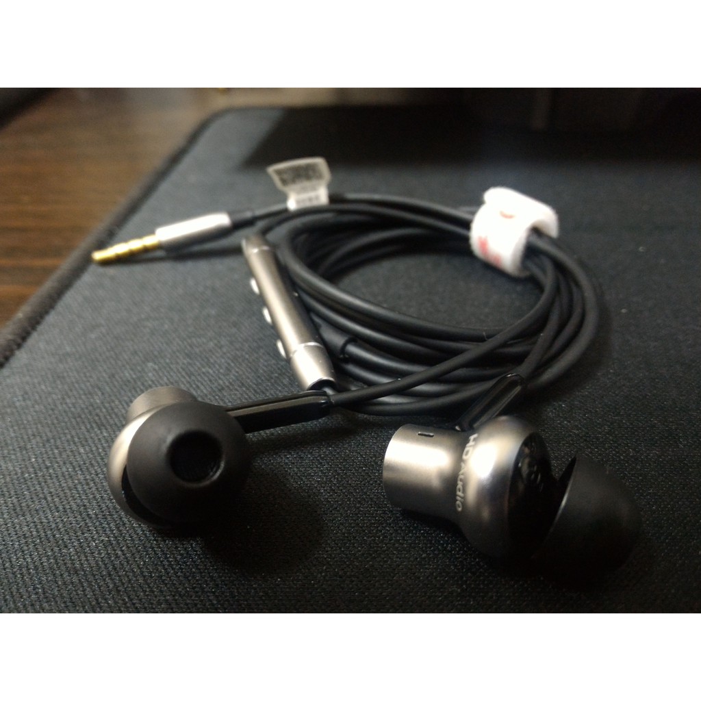 小米圈鐵耳機 Pro (二手8成新 附收納袋和全新替換耳塞)
