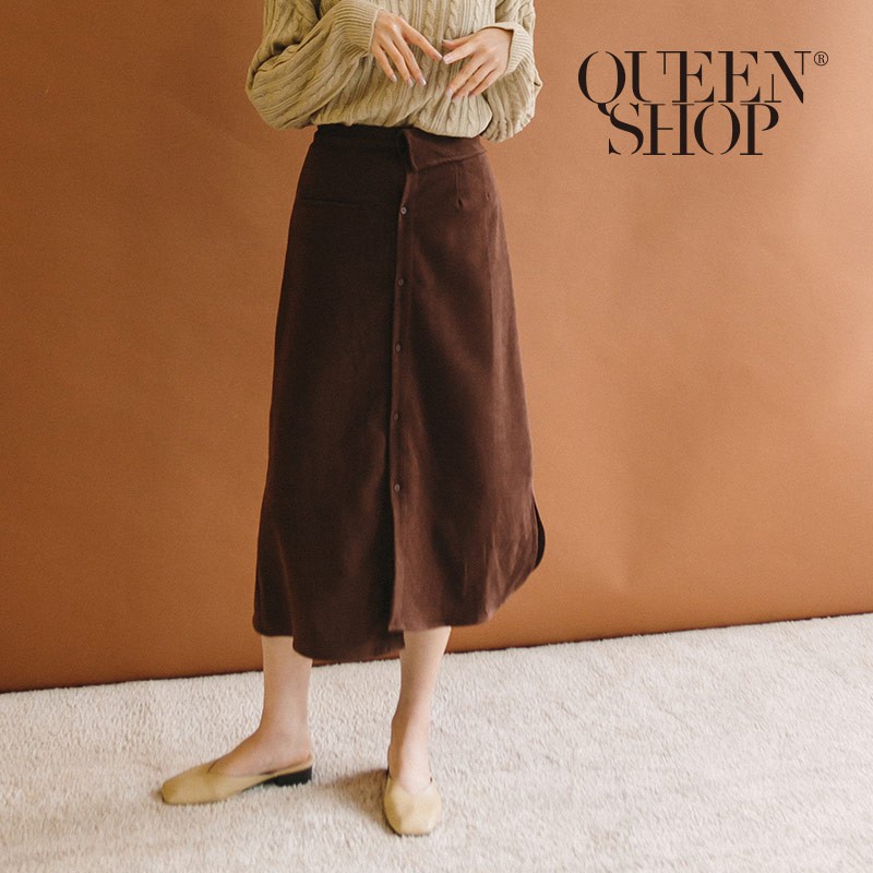 QUEENSHOP 不對稱造型排釦長裙 兩色售 S/M/L 現+預 【03020592】