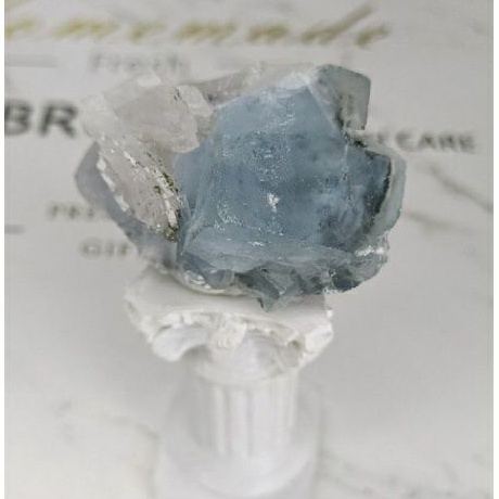 湖南瑤崗仙方塊玻璃體天空藍螢石共生水晶雲石綠簾石英帶彩 原石 原礦 75g