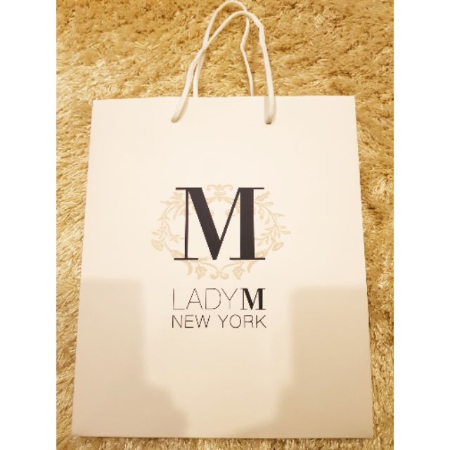 Lady M♡紐約品牌，超質感大紙袋
不囉嗦價$40元