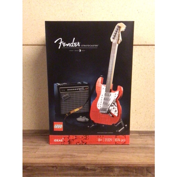  LEGO 21329 Fender Stratocaster