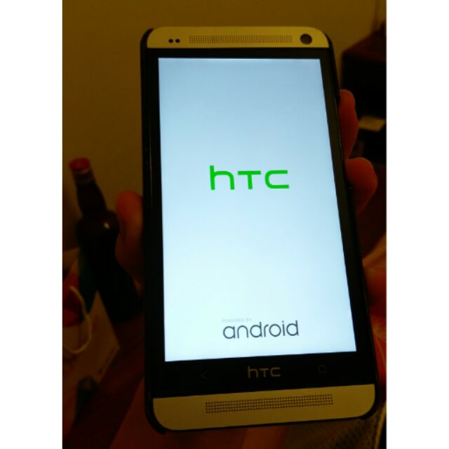 HTC new one M7 二手機 有使用傷痕 換過新電池