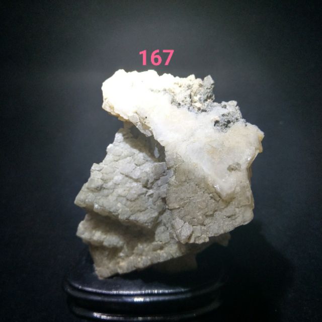 方解石/黃鐵礦 方解石帶少量黃鐵礦共生167