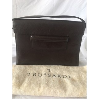 Trussardi 深咖啡色全牛皮肩揹包-復古典雅