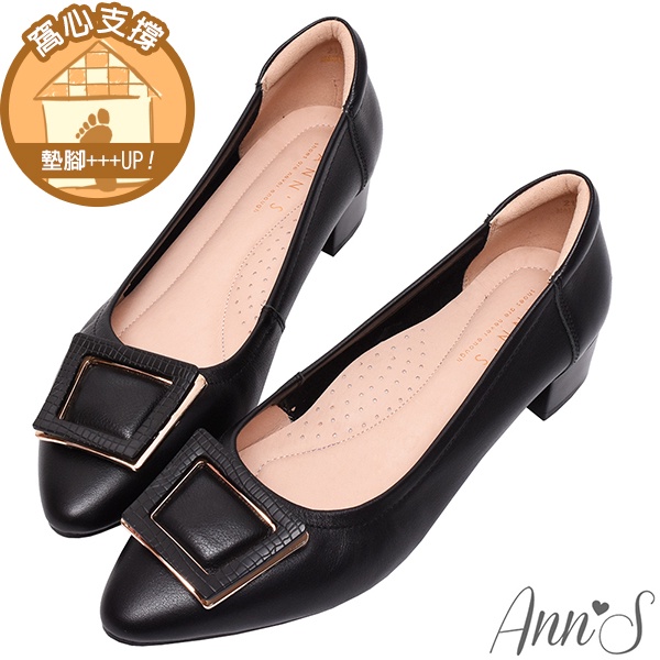 Ann’S溫柔大方-立體方扣造型柔軟牛皮低跟尖頭鞋3cm-黑