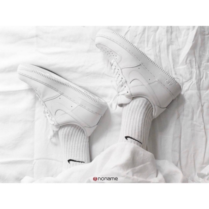 white nike air force 1 low