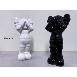 Kaws Holiday UK BFF companion 瓷器 公仔 玩具 中村萌 空山基 bearbrick