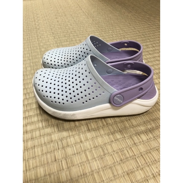 女中童 專櫃品牌Crocs 卡駱馳 卡駱班涼鞋。C13 (二手！)