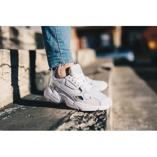 adidas falcon b28128