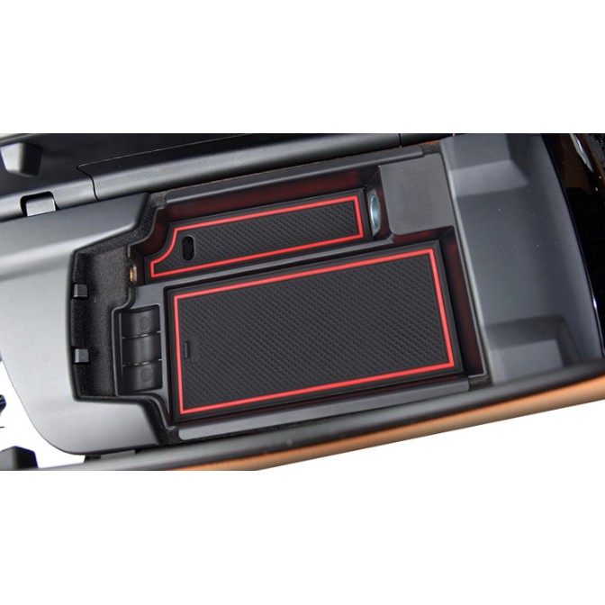 BMW G30 G31 5 系 中央扶手 置物盒 零錢盒 零錢 手機 儲物盒 儲物 520 530 540 520D