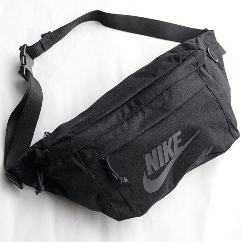 DY• NIKE TECH HIP PACK 腰包 黑色 側背包 大容量 碗豆 現貨 BA5751-010