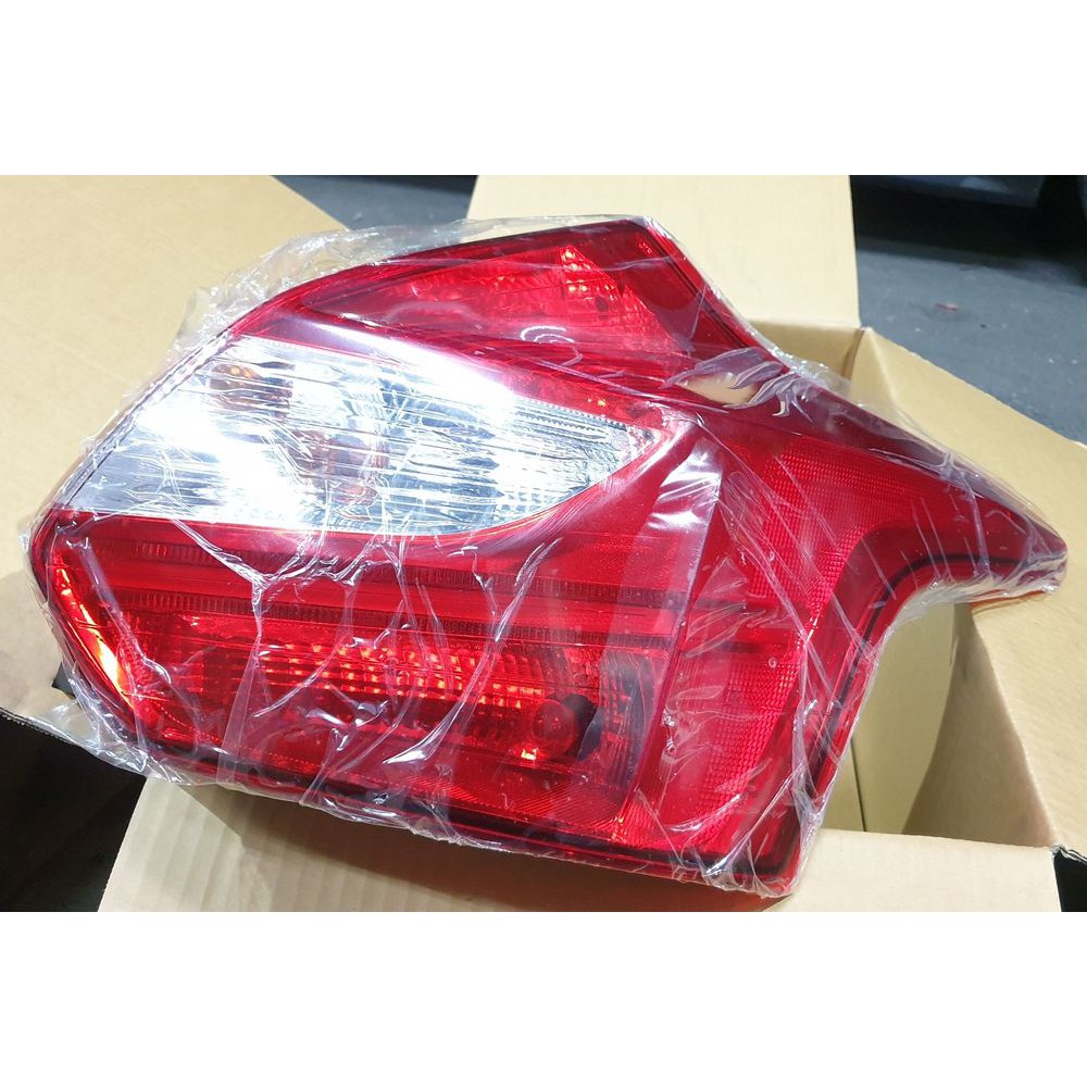 Focus MK3 8w 9w 五門運動款 LED 全新尾燈一顆 RH 2021/6