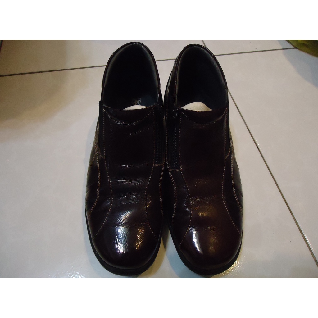 Yiu San 深咖啡色真皮低跟氣墊休閒鞋,US:7,鞋內長23.5cm,僅試穿如新,清倉大特價