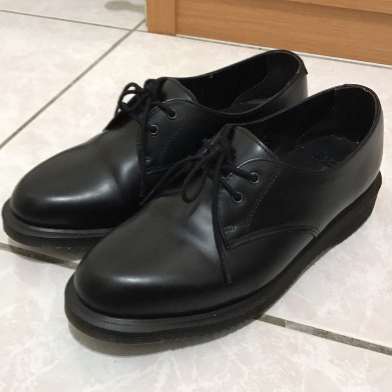 dr martens brook