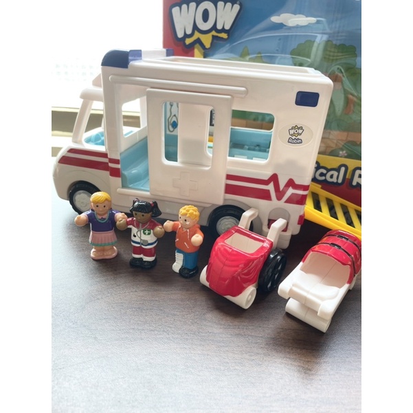 WOW toys 救護車 玩具 迴力車 二手
