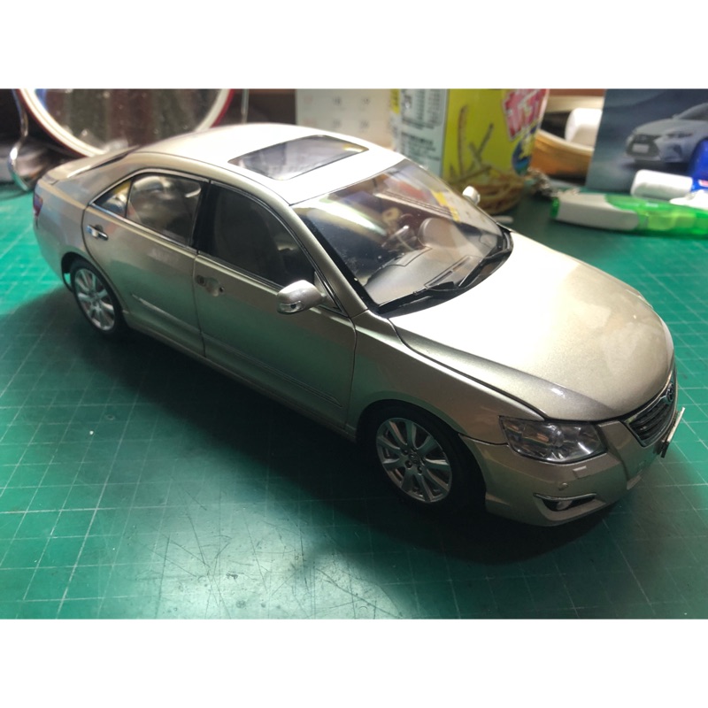 Toyota Camry 1:18 模型車