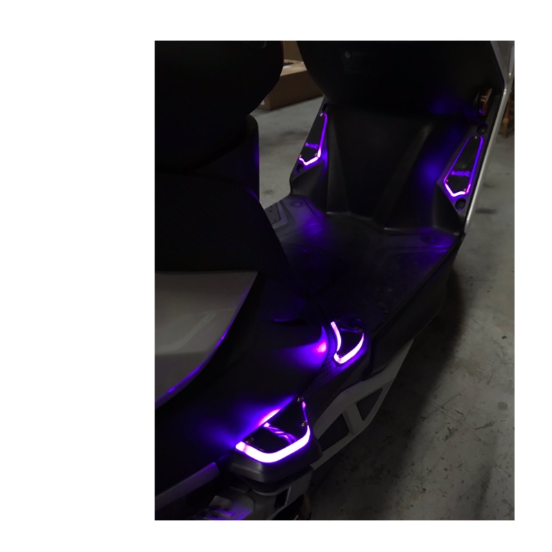 VjR125發光LED止滑踏板(白 藍 紅 冰藍 紫色共五色）下標請注明顏色 高雄鼎金門市展售中