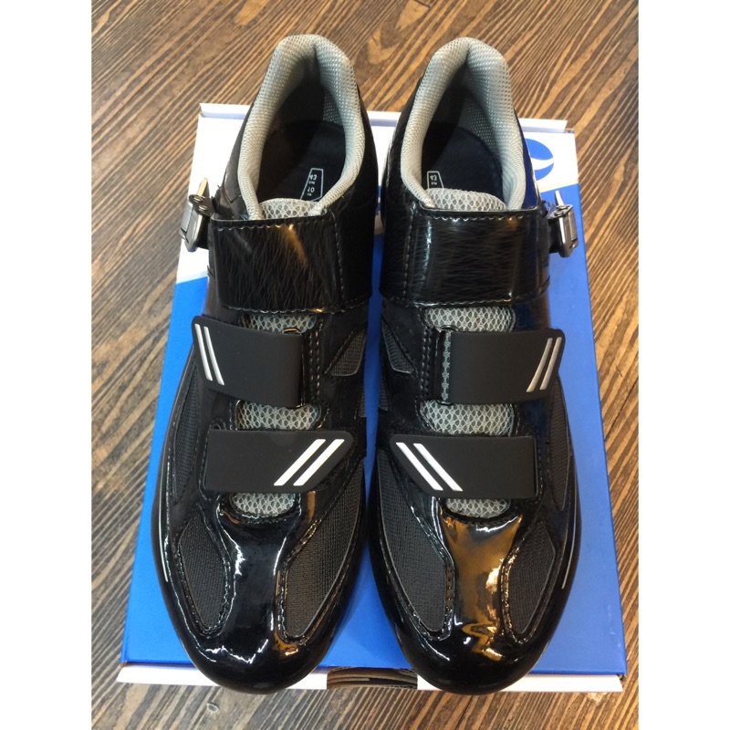 超高CP值GIANT碳纖維公路卡鞋寛楦舒適夜光反光條設計雙密度足肌安適鞋墊.SPD系統