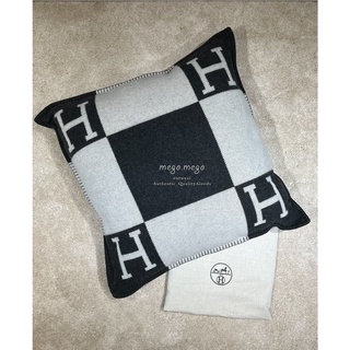 HERMÈS 黑色格紋 羊毛大抱枕