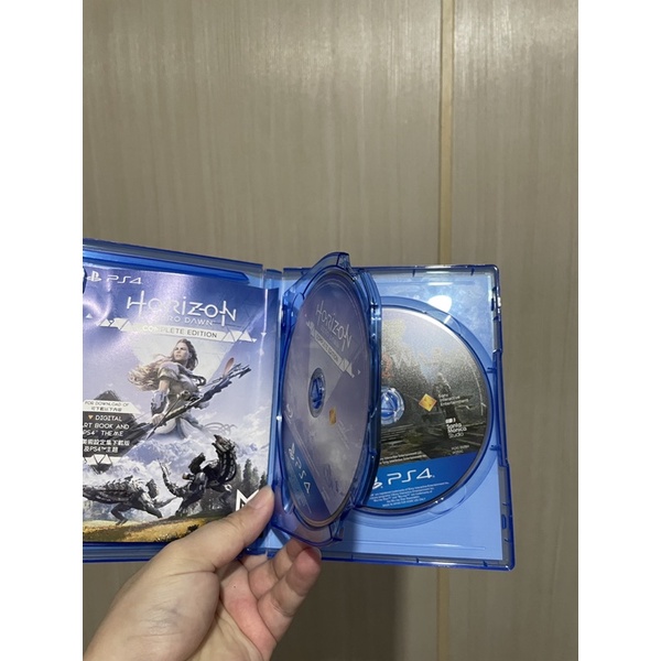 PS4 戰神4中文版+地平線完整版中文版（外盒有傷，其餘都正常）