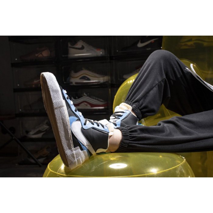 nike sacai blazer black and white