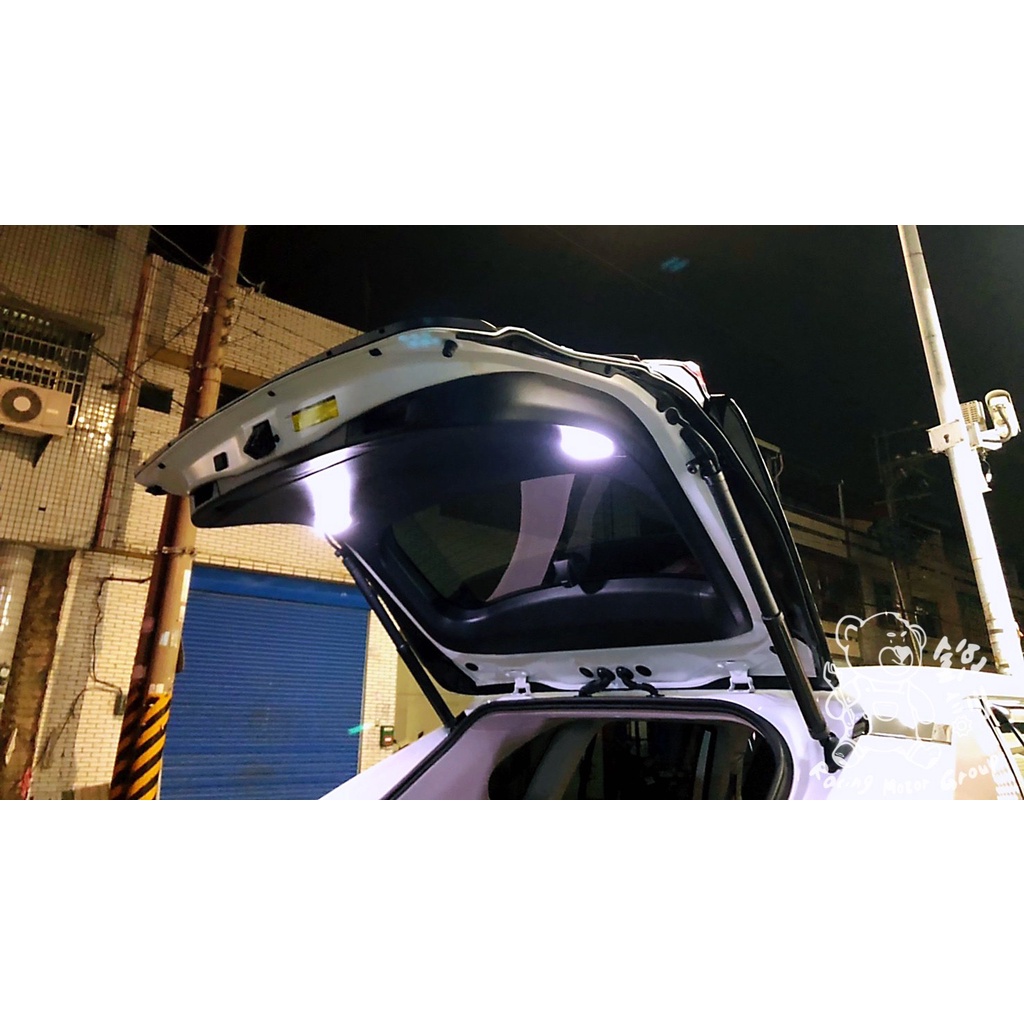 銳訓汽車配件精品 Toyota 2022 RAV4 車美仕 LED原廠部品後廂照明輔助燈 露營燈 尾門燈 第五門燈