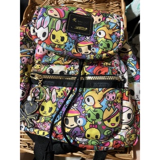TOKIDoKI x LeSportSac 聯名後背包，防撞海棉很舒適，27*25*13.5，有側拉鍊，無吊飾小包