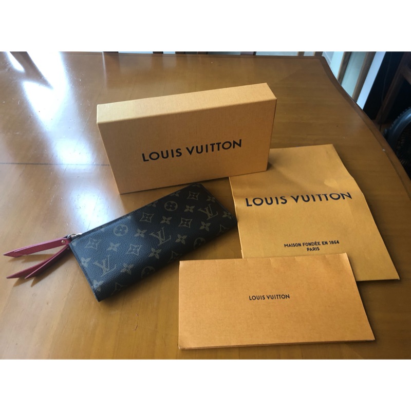 Louis Vuitton LV M61287 Adele 雙拉鍊 扣式 長夾 紫紅色 二手