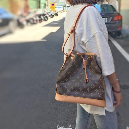 專櫃代購lv M Petit Noe Nm新款水桶包 蝦皮購物