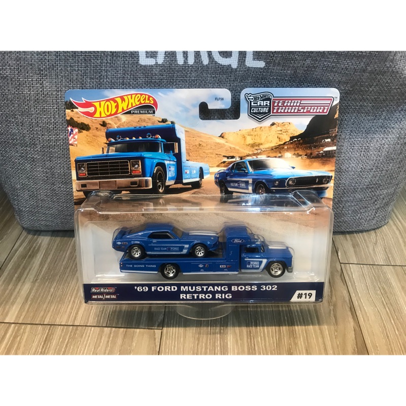 Hotwheels 風火輪運輸車 ‘69 FORD MUSTANG BOSS 302 / RETRO RIG 汽車文化