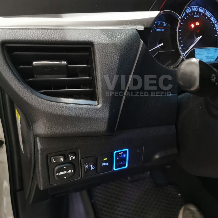 巨城汽車精品 HID 豐田 TOYOTA 2014 ALTIS 11代 原廠 USB 增設 充電 含 LED 燈