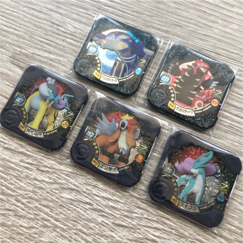 清卡正版卡片五張一組，Pokémon Tretta 神奇寶貝人氣神獸組合：固拉多蓋歐卡與水君雷公炎帝
